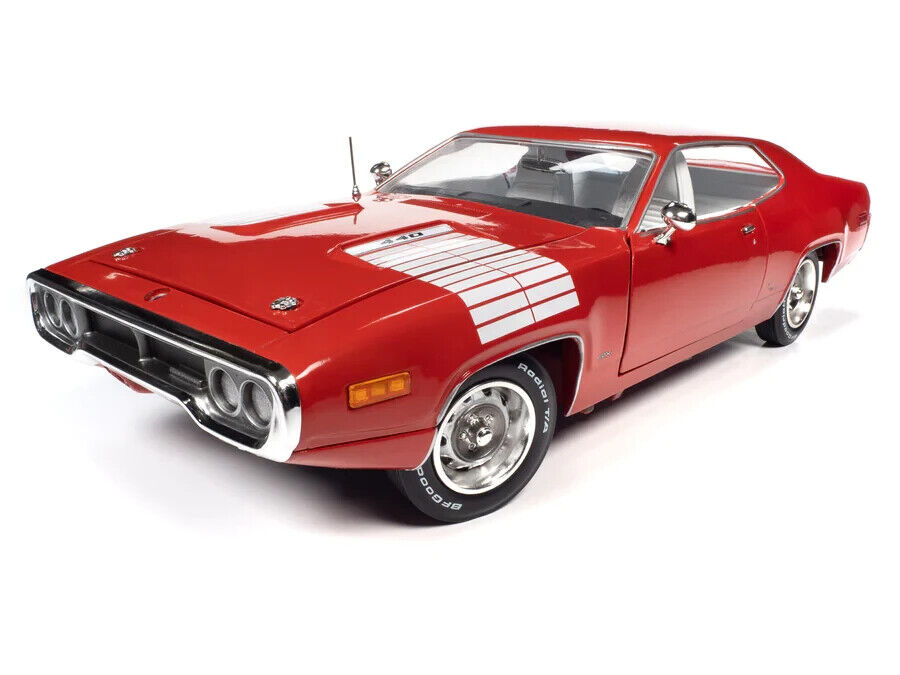 AMM1299  1972 PLYMOUTH ROAD RUNNER GTX RED WITH WHITE TANK TRACK STRIPES