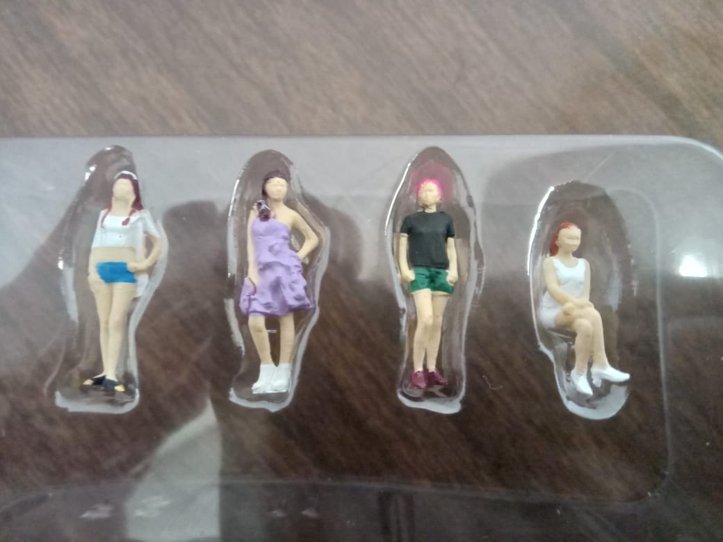 ATFS64011 - 4 x FIGURE  SET FS11
