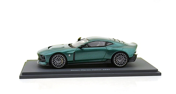 43U00063 - ASTON MARTIN VALOUR 2024