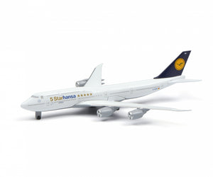 403551695 - LUFTHANSA, B-747-8