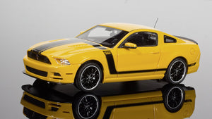 450883300 - FORD MUSTANG 302 YELLOW