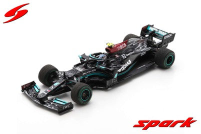 S7681 - MERCEDES-AMG PETRONAS FORMULA ONE TEAM #77 W12 E PERFORMANCE WINNER TURKEY GP 2021 VALTTERI BOTTAS WITH PIT BOARD