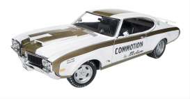 AMM1034 - 1969 HURST/OLDS 455 “COMMOTION BY MOTION” WHITE WITH GOLD STRIPES LTD ED. OF 1002